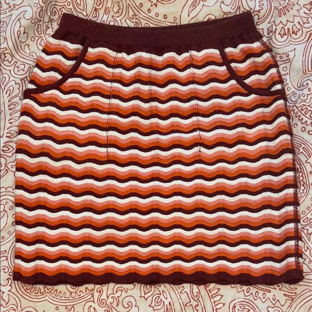 Women's Skirt - Picture 4 of 5